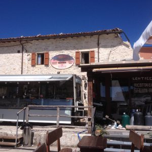 Bar and shop in the trailer in Castelluccio