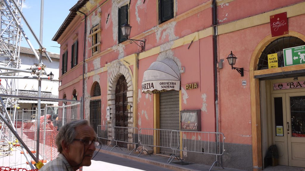 Commercial activities in Norcia - closed